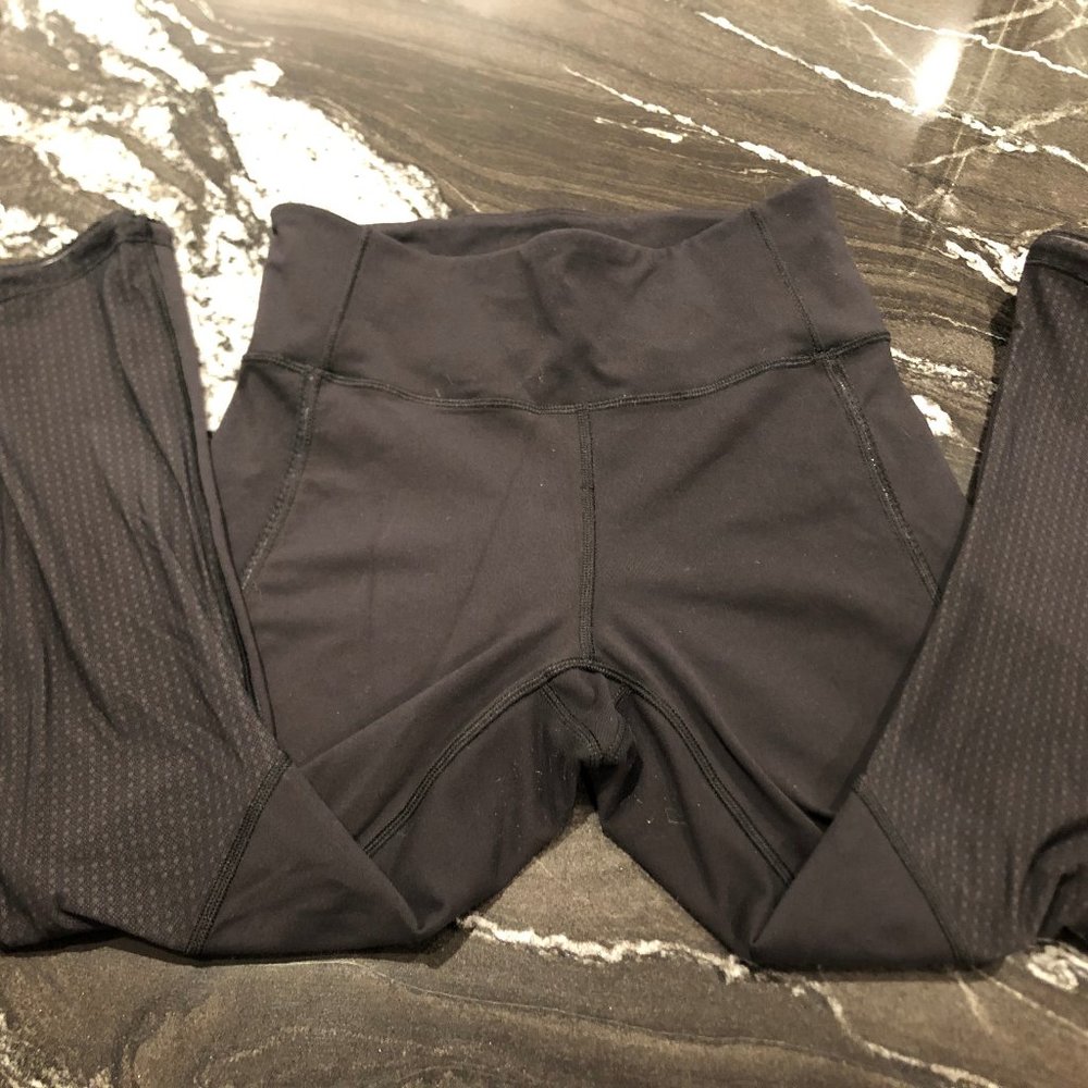 Lululemon Cropped Leggings with Sheer Mesh, Sz6